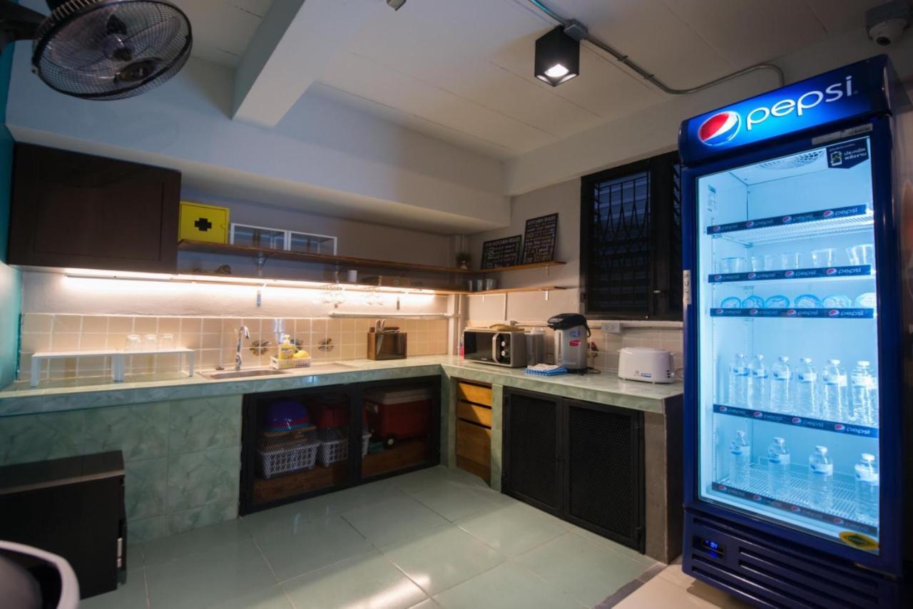 4Share Hostel (Adults Only) Bangkok Exterior photo