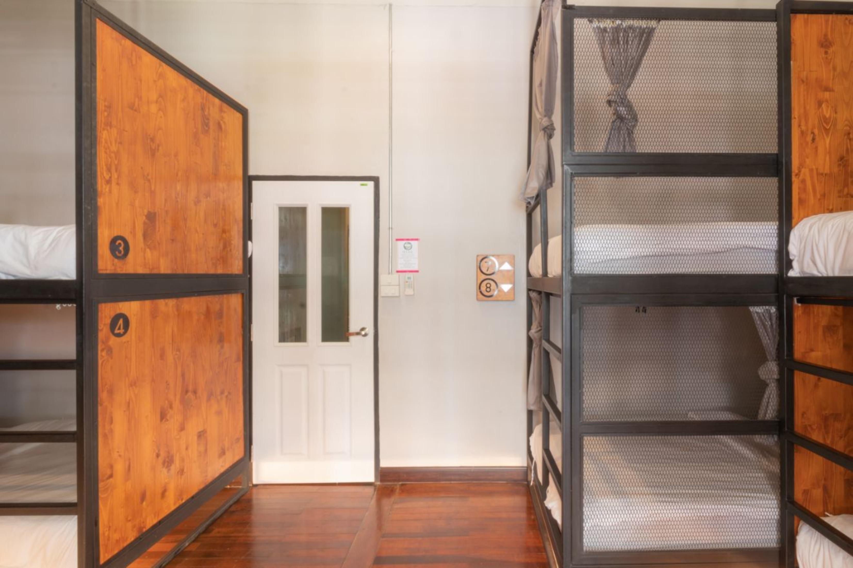 4Share Hostel (Adults Only) Bangkok Exterior photo