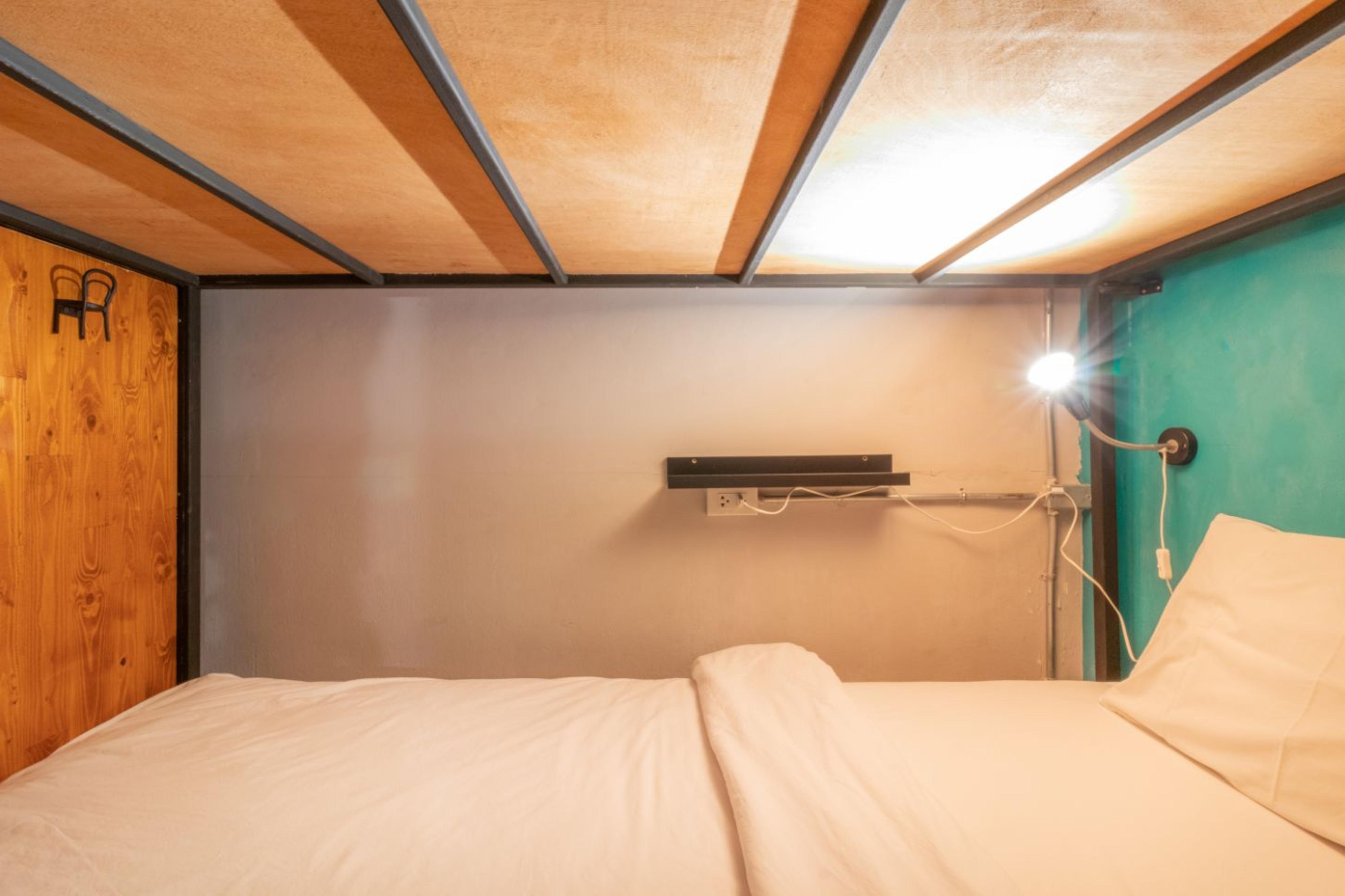 4Share Hostel (Adults Only) Bangkok Exterior photo